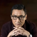 女人和男人打扑克